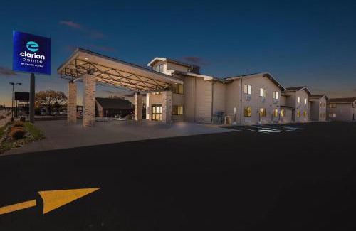 Milwaukee Hotel | Clarion Pointe Milwaukee Airport