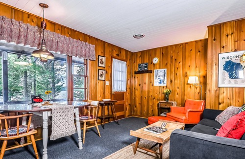 Presque Isle Casa | Classic, 5-suite, lakefront resort on South Turtle Lake with dock & firepit