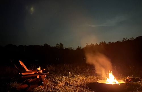 Rumney Cabina | Classic A-Frame Mtns River Hot Tub
