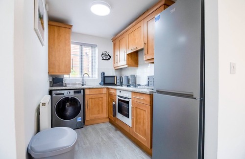 Milton Malsor Apartamento | Classic and Charming 2-bed Apt w/Parking and SkyTV