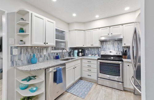 Jacksonville Beach Casa | Classic Beach Bungalow with Casita and Heated Pool