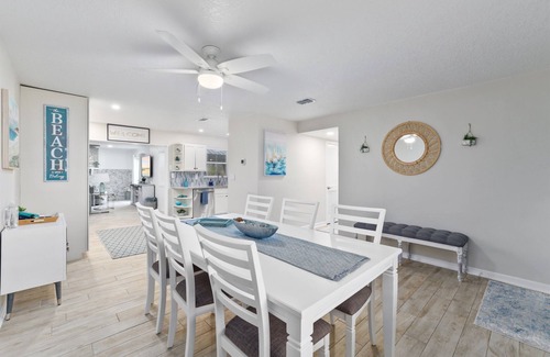 Jacksonville Beach Casa | Classic Beach Bungalow with Casita and Heated Pool