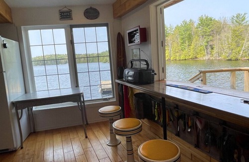 North Kawartha Casa | Classic Cottage on Chandos