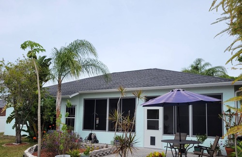 New Port Richey Casa | Classic Florida Home near Tampa/St Petersburg and beaches. Pet friendly!