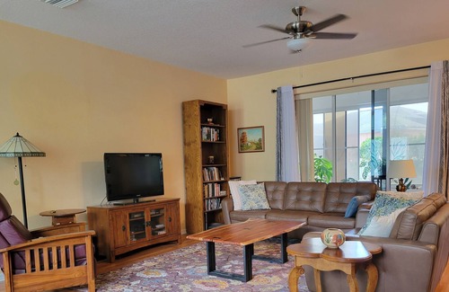 New Port Richey Casa | Classic Florida Home near Tampa/St Petersburg and beaches. Pet friendly!