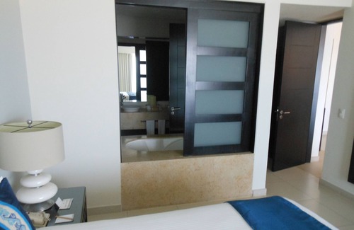 Nuevo Vallarta Complejo | Suite clásica de lujo de 1 habitación con balcón (distintivo) - TARIFA OBLIGATORIA TODO INCLUIDO