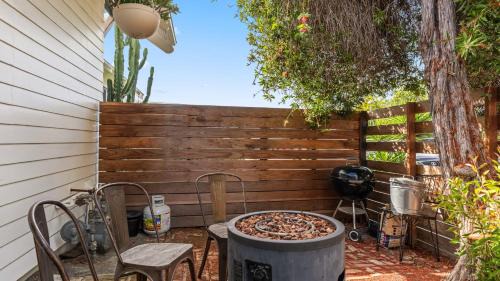 City Heights Casa | Classic San Diego Home w Outdoor Lounge Vintage Charm Casa Craftsman by Avantstay
