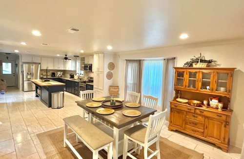 Denham Springs Casa | Classic southern home! Beautiful big kitchen, and centrally located home.