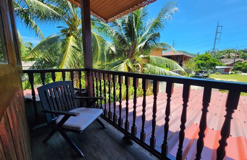 Hua Thanon Casa | Classic Thai House & Live as Local (2 flr.)