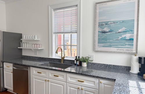 Dixon Park Apartamento | Classy 3-Story Downtown Apt