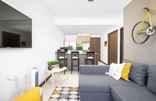 Pavas Apartamento | Classy Apartment w/ King Bed Close to Airports