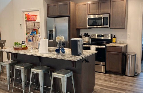Benton County Apartamento | Classy, Cozy Condo, Ideal 4 Long Stays!