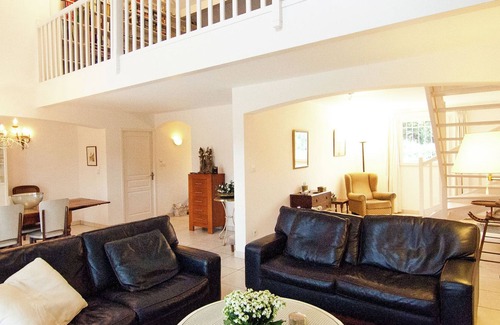 Rouzede Villa | Elegante villa en Ecuras-Rouzède con jardín privado