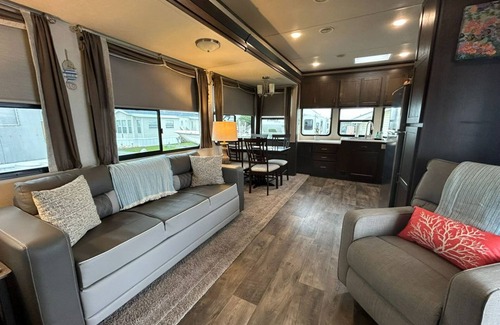 Rogers Bay Casa | Clean and Modern Beachside home with Partial AC and cozy patio