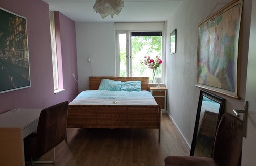 Slotervaart Cama Y Desayuno | Clean bed & breakfast with roofterrace in Amsterdam!