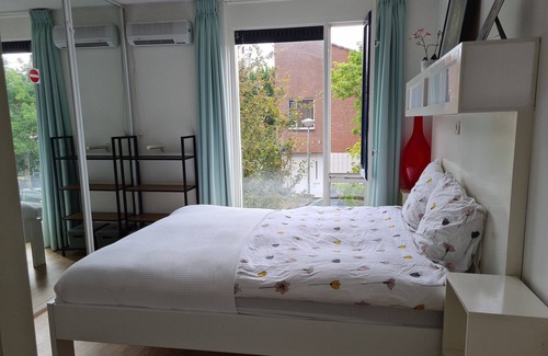Slotervaart Cama Y Desayuno | Clean bed & breakfast with roofterrace in Amsterdam!