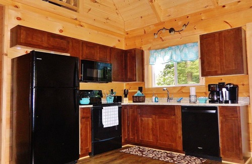 Black Mountain Cabina | ¡Nueva construcción! Cabina 15min Asheville 3BR / 2BA 5min Montreat, In-Town Blk Mtn