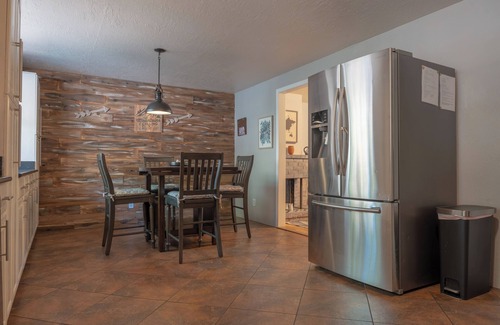 West University Casa | ¡Carismático, relajante y acogedor hogar en Reno, cerca del centro y de la I-80!