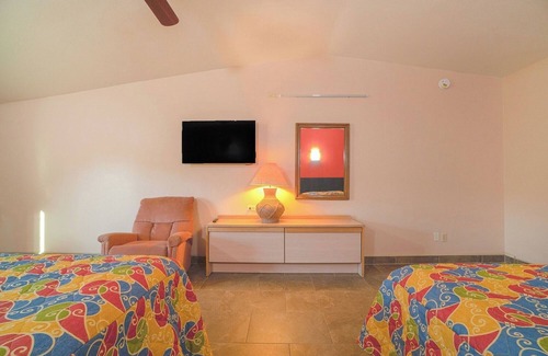 Weslaco Hotel | Clean, Comfortable Room – Perfect Family Stay Near Weslaco Attractions