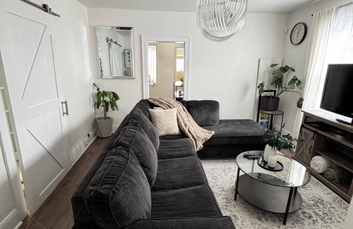 Walkerville Apartamento | Clean Cozy Room for Females/ Couples