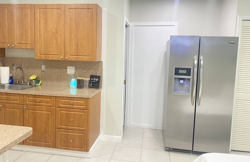 Tamiami Cama Y Desayuno | Clean Miami Guest Suite