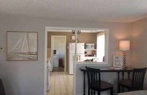 Cheektowaga Casa | Hogar limpio y moderno, MINUTOS acogedores al aeropuerto y al centro