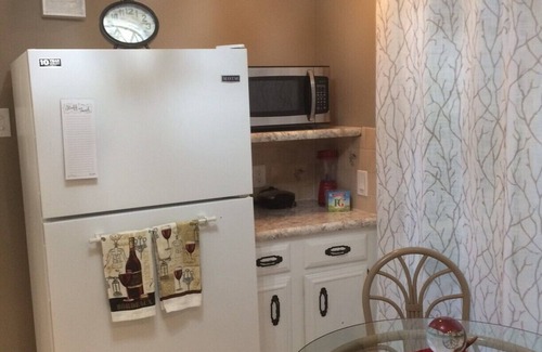 Cheektowaga Casa | Hogar limpio y moderno, MINUTOS acogedores al aeropuerto y al centro