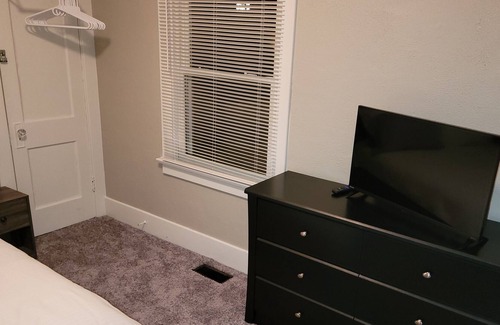 Toledo Casa | "CLEAN" Newly Remodeled Cozy Get Away
