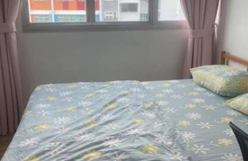 Yishun Apartamento | Clean newly renovated airconditioned double bedroom