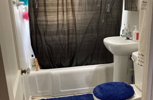 Saint Marys Allen County Casa | Clean private bedroom ☺️ Quite area couple minutes from downtown