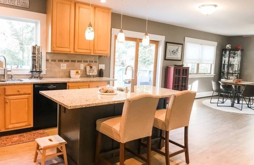 Ellsworth Casa | CLEAN, spacious, close to Acadia National Park