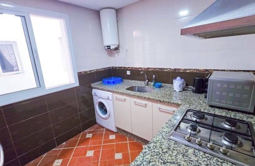 Oued Laou Apartamento | Clean & spacious, swimming pool & proximity to sea