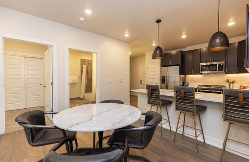 Lakeside Village Apartamento | Clearwater Lofts #104 Building 3 by Summit County Mountain Retreats