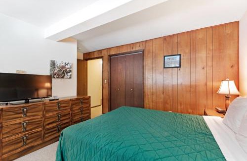 Eagle River Apartamento | Cleerwood Village #252