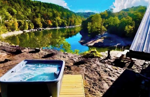 Carroll County Cabina | Cabaña en Eureka Springs: Vistas al lago, jacuzzi y montaña