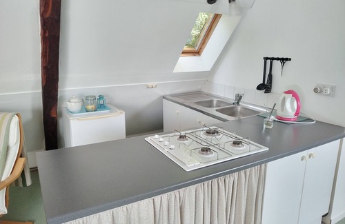 Lammerville Cabaña | Clos Cristina. 2-bedroom self-catering cottage, with a studio on the second floor.