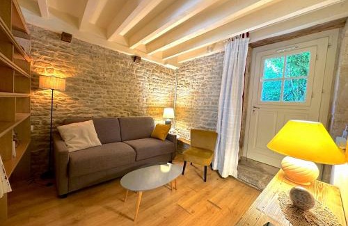 Montoillot Casa | Clos de Fougères - Domaine intégral