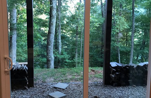Candler Casa | Close by downtown Asheville, the Biltmore Estate, Blue Ridge ParkWay, Arboretum.