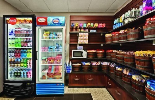 Fort Worth Hotel | Close to Attractions! On-Site Restaurant, Indoor Pool, Hot Tub, Free Parking