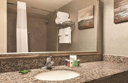 Fort Worth Hotel | Close to Attractions! On-Site Restaurant, Indoor Pool, Hot Tub, Free Parking