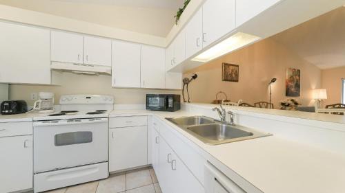 Park East Apartamento | Close to Beaches, Downtown, Restaurants & Parks!