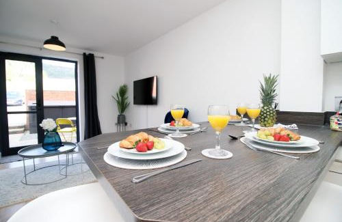 St. Thomas Apartamento | Close to City 3-Bed Townhouse & Parking