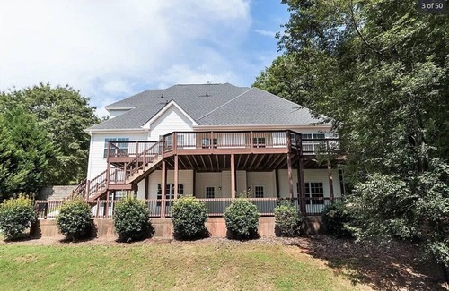 Fair Play Casa | Close to Clemson!! Grand Lake Hartwell Escape 7 Bedroom Lakefront Home