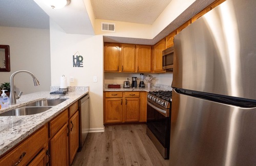 Town Center Casa | Close to Downtown Kennesaw - Beautiful 3 Bedroom Townhouse!