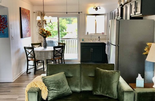 Johnson City Casa | Close to everything with all the comforts of home.