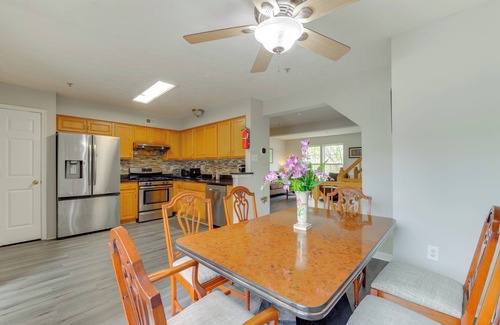 Rossville Casa | Close to Hospital & White Marsh! Rosedale Townhome