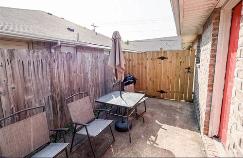 Wellborn Casa | Close to Kyle Field, Texas A&M, Santa’s Wonderland & anywhere you need.