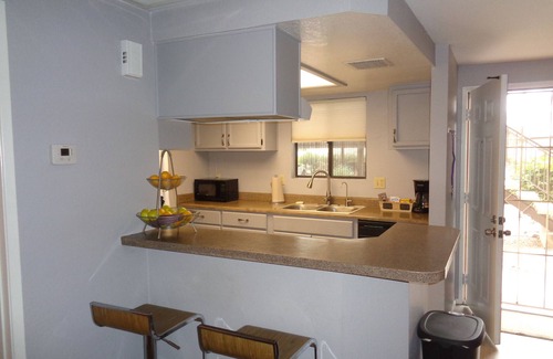 Camelback East Condominio | Close to Popular Biltmore Area, Pet Friendly Boutique Community
