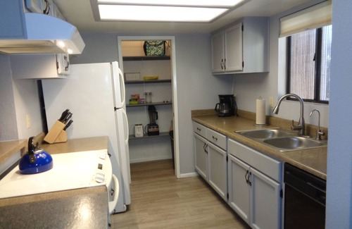 Camelback East Condominio | Close to Popular Biltmore Area, Pet Friendly Boutique Community