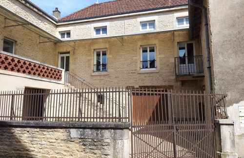 Jugy Casa | Cerca de Prainet "Bordelet"